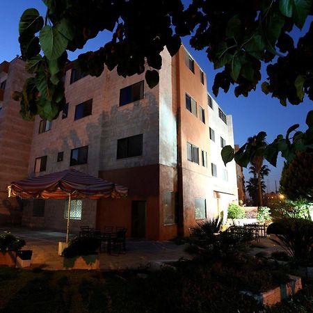 Barakat Hotel Apartments Amman Bagian luar foto