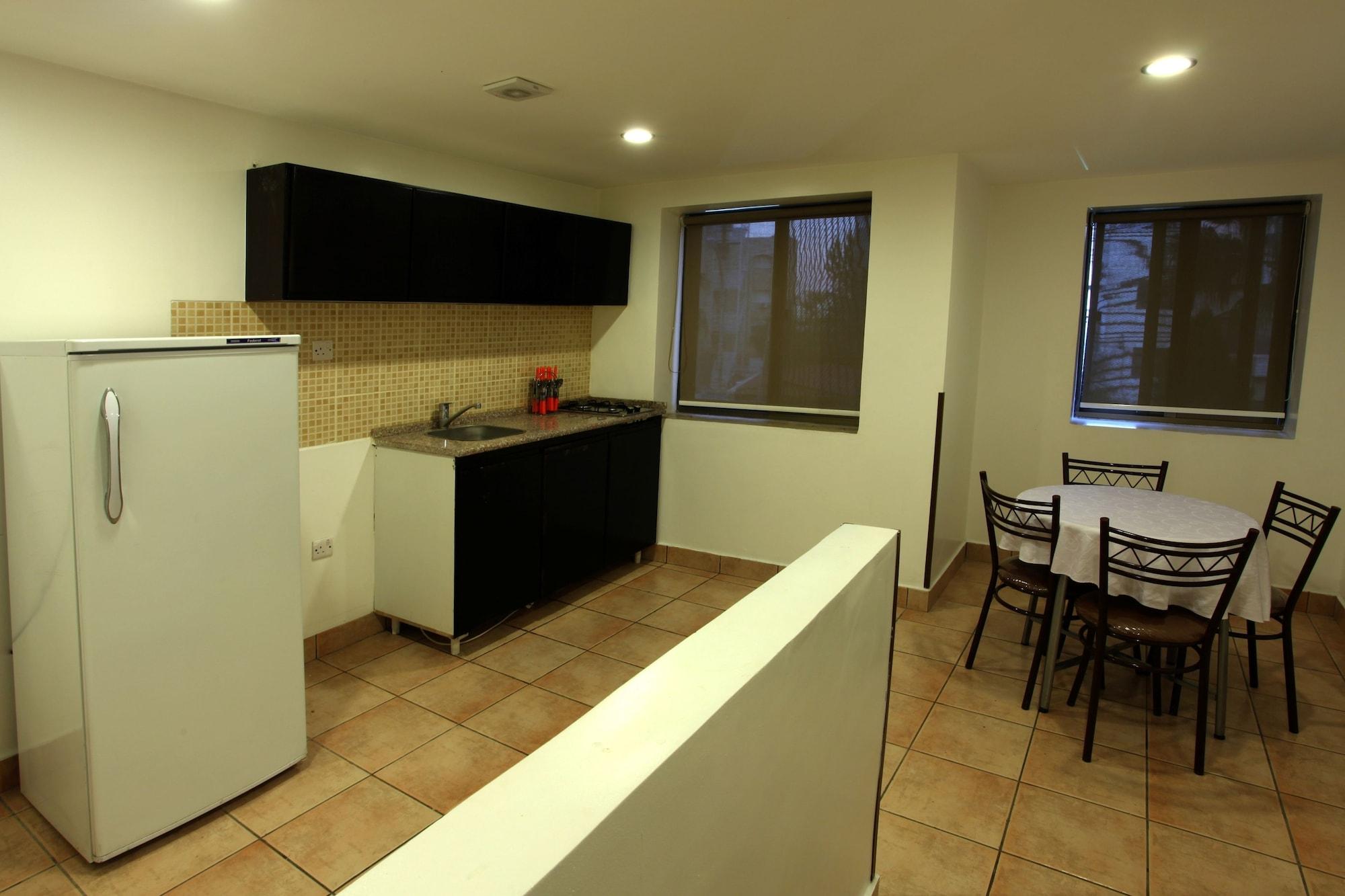 Barakat Hotel Apartments Amman Bagian luar foto