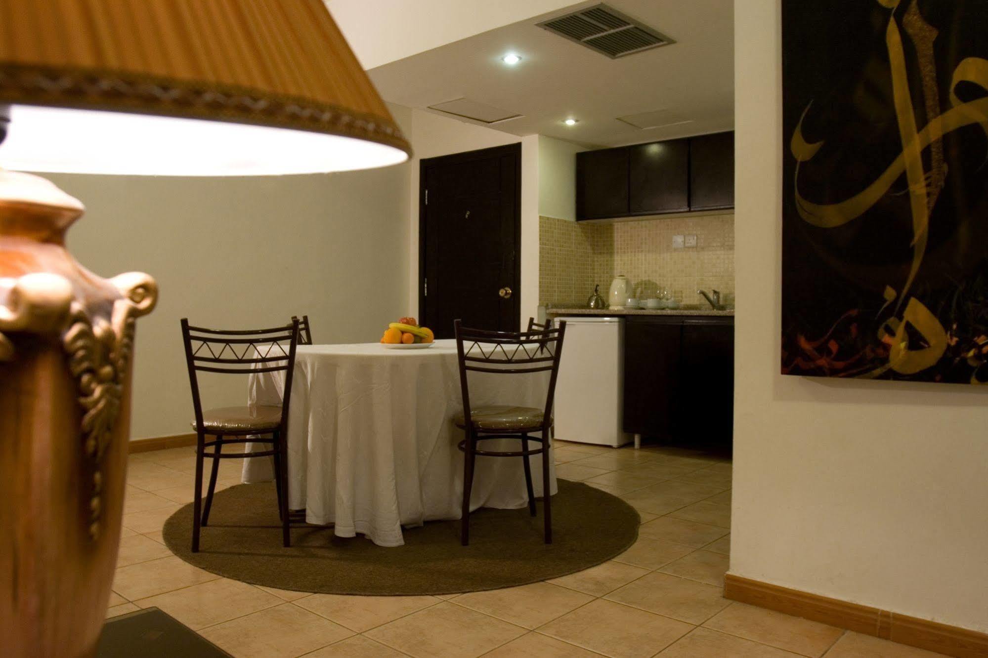 Barakat Hotel Apartments Amman Bagian luar foto