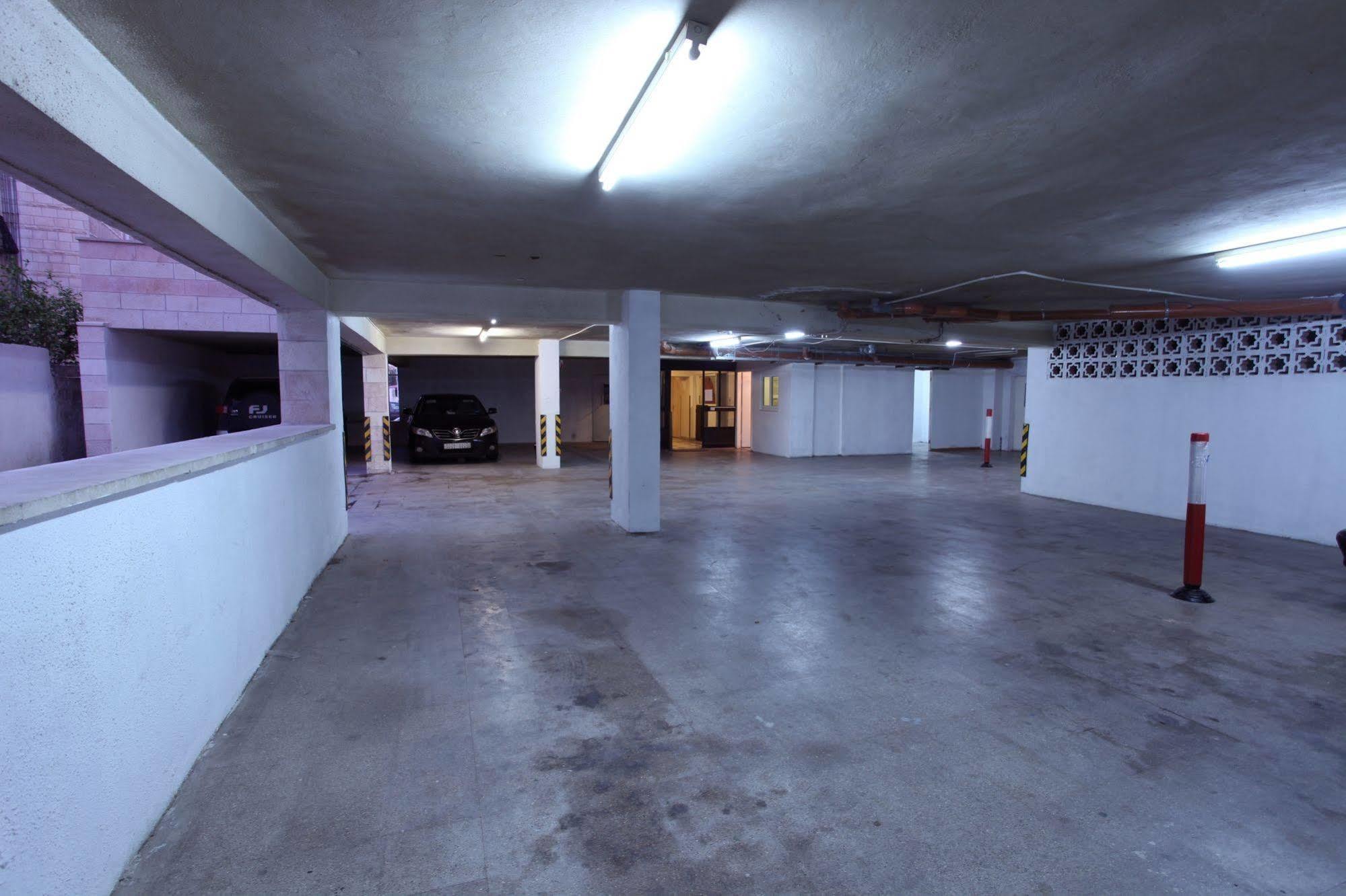 Barakat Hotel Apartments Amman Bagian luar foto